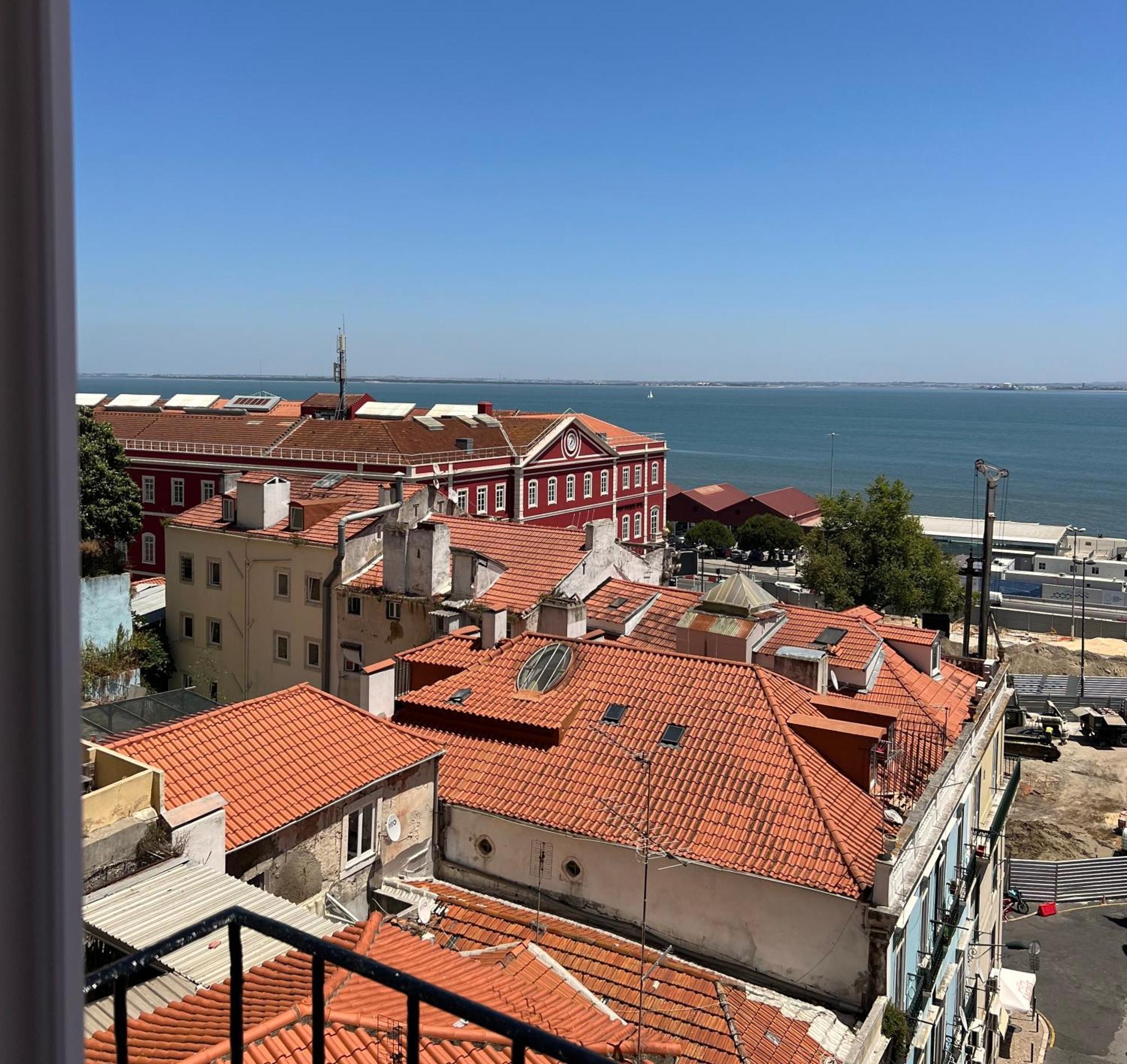 Апартаменты River View Lisbon Historic Alfama Экстерьер фото