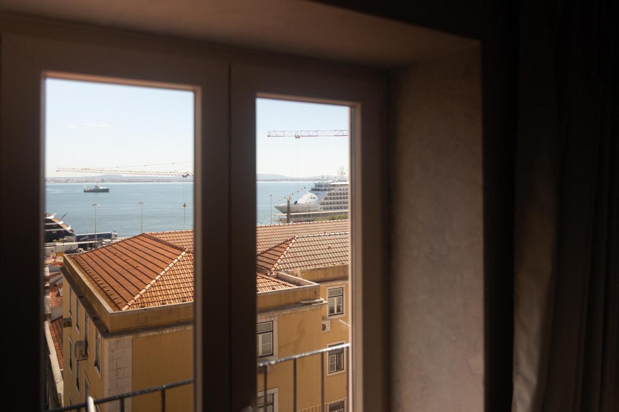 Апартаменты River View Lisbon Historic Alfama Экстерьер фото